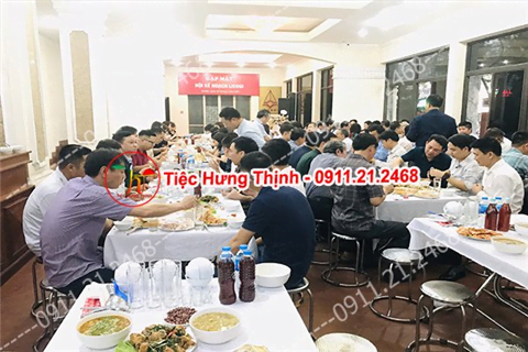 Phục vụ 20 mâm cỗ tiệc liên hoan công ty nhà chị Định ở Thanh Xuân