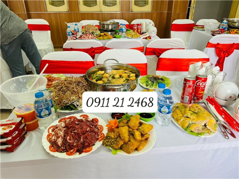 Nấu cỗ liên hoan gia đình tại nhà ở Hoàng Mai