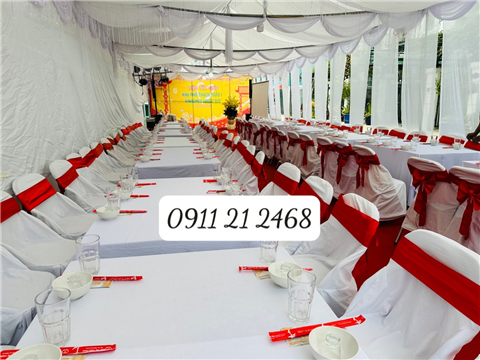 Phục vụ tiệc liên hoan tất niên ở Vinhomes 